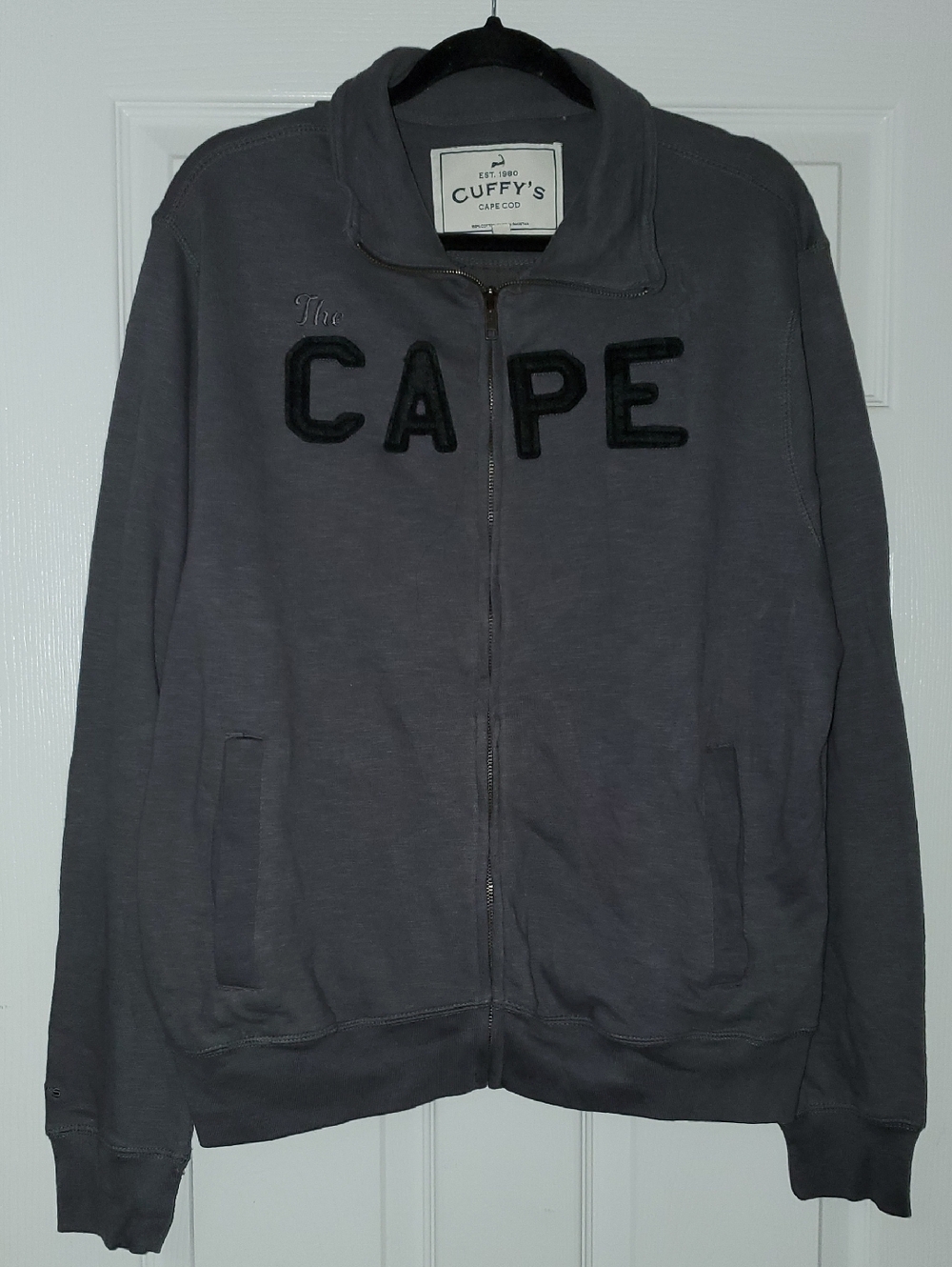 Cuffy's The Cape Gray Zip-Up Sweatshirt Size Medium